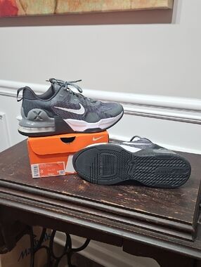 BRAND NEW - Nike Gray and White Air Max Alpha Triner 5 Sneakers